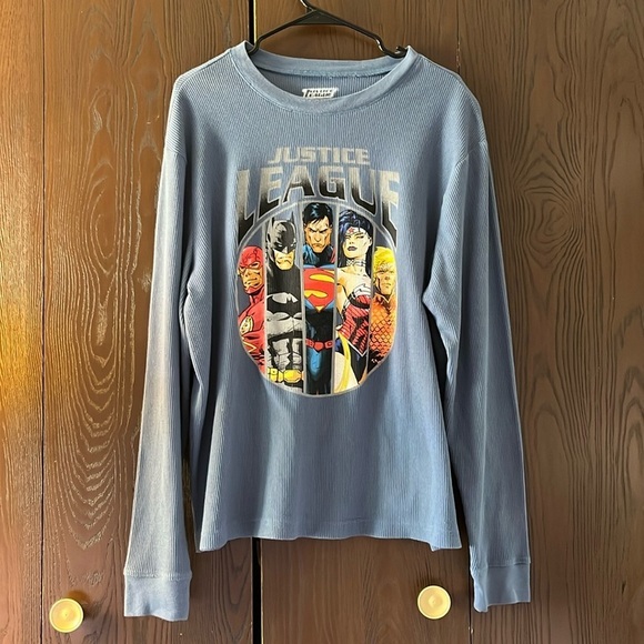 Justice League Men’s long sleeved blue top with superheroes on the front. XL - Picture 1 of 7